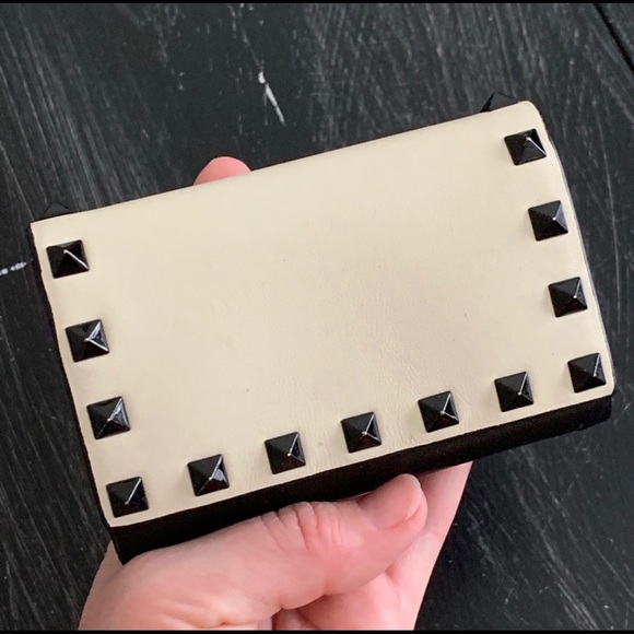 Valentino Rockstud Wallet - Picture 3 of 16